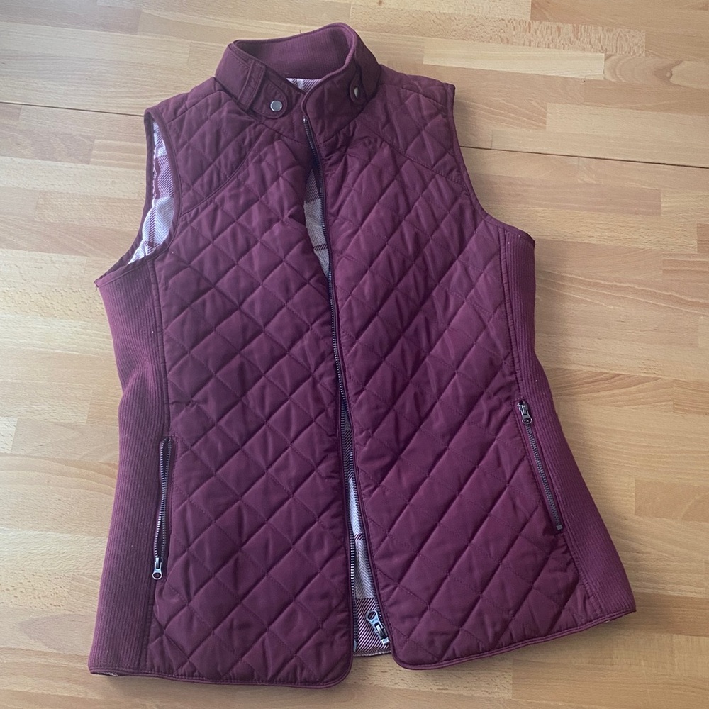 Market & Spruce Quilted Maroon Vest S Preppy Active Chic Classic Traditional